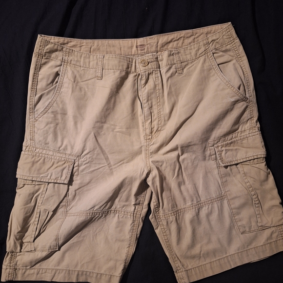 Old Navy Men's Tan Cargo Shorts - Picture 1 of 6
